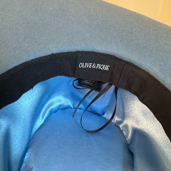 4 Olive and pique hats - Picture 5 of 8